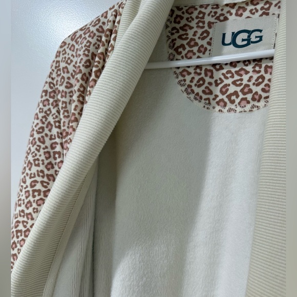 XS Super Soft UGG Robe - Picture 5 of 6